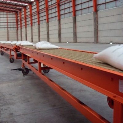Linea de transportador para estibado de sacos